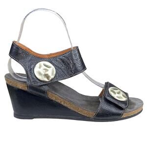 Taos Women's Carousel Black Leather 2 Strap Wedge Sandal Size 37 US 6/6.5